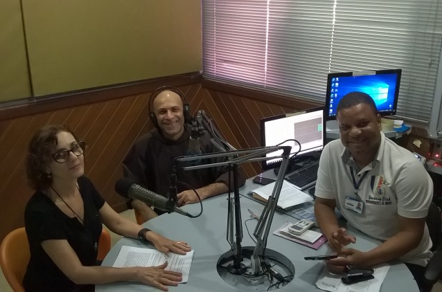 Irmã Dulce Hoje recebe Prêmio Microfone de Prata 2016 Irmã Dulce Hoje recebe Prêmio Microfone de Prata 2016