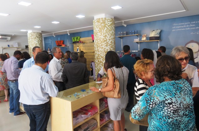 Loja Irmã Dulce e Café Roma já estão de portas abertas