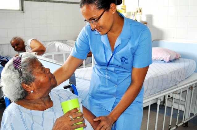 Obras Sociais Irmã Dulce inscrevem para Curso de Cuidador de Idosos Obras Sociais Irmã Dulce inscrevem para Curso de Cuidador de Idosos