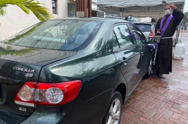Domingo tem drive-thru com bênção aos motoristas e passageiros no Santuário Santa Dulce dos Pobres Domingo tem drive-thru com bênção aos motoristas e passageiros no Santuário Santa Dulce dos Pobres