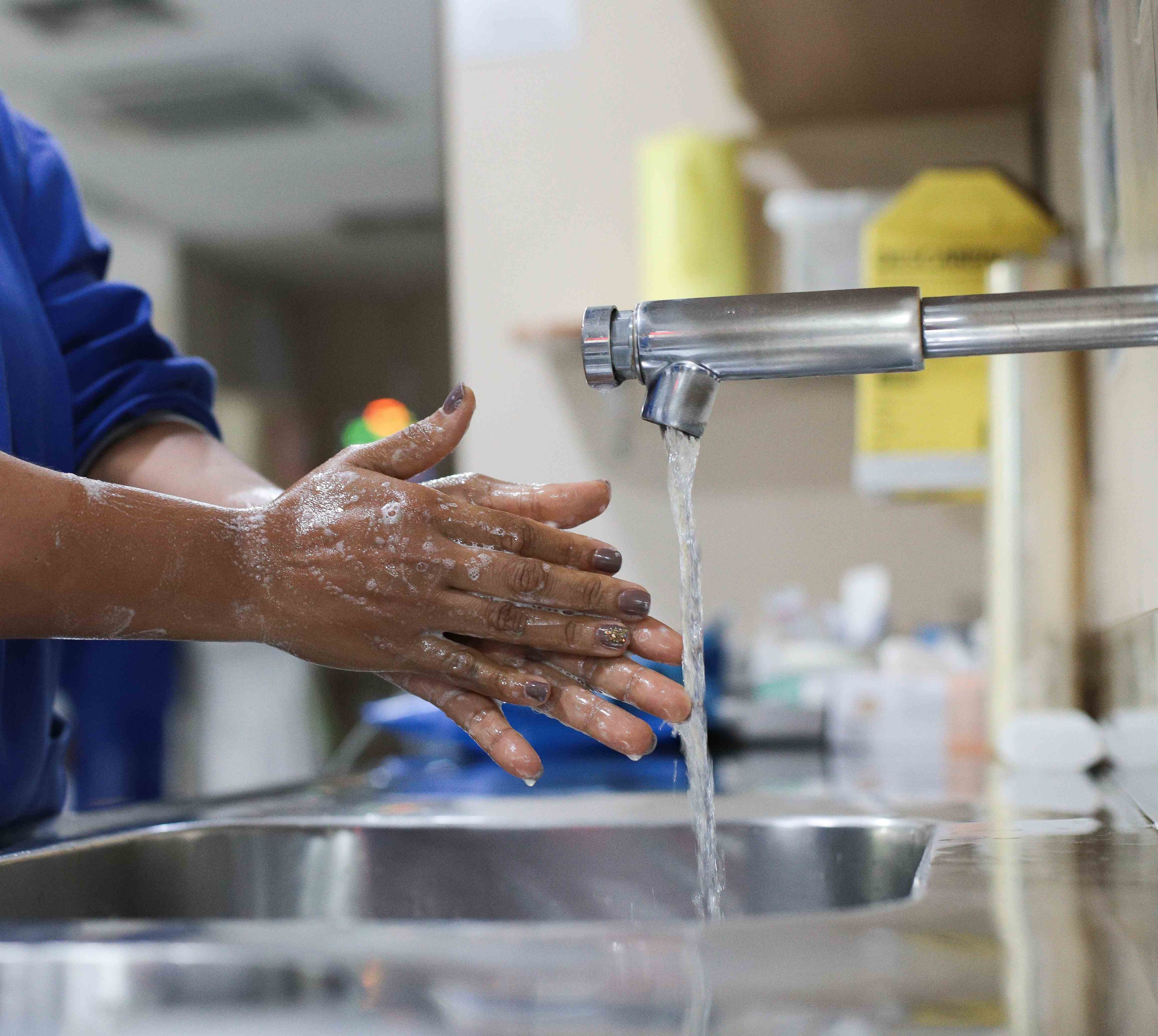 Especialista alerta para a importância da higiene das mãos na prevenção de doenças Especialista alerta para a importância da higiene das mãos na prevenção de doenças