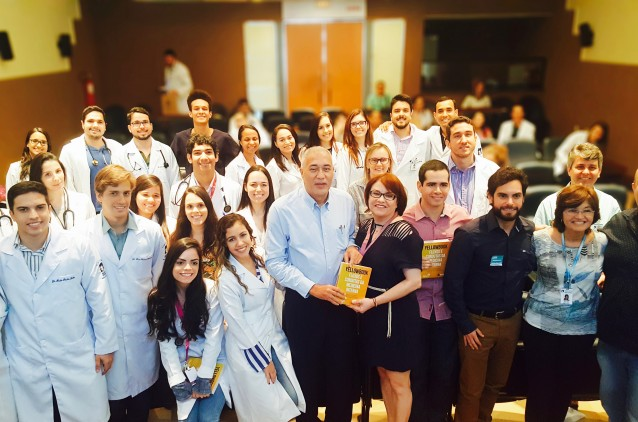 Médicos das Obras Irmã Dulce lançam YellowBook Médicos das Obras Irmã Dulce lançam YellowBook
