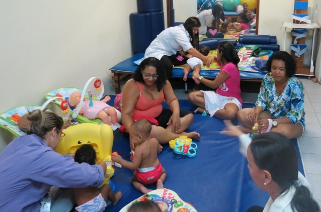 Profissionais que atuam com reabilitação participam de programa de capacitação Profissionais que atuam com reabilitação participam de programa de capacitação